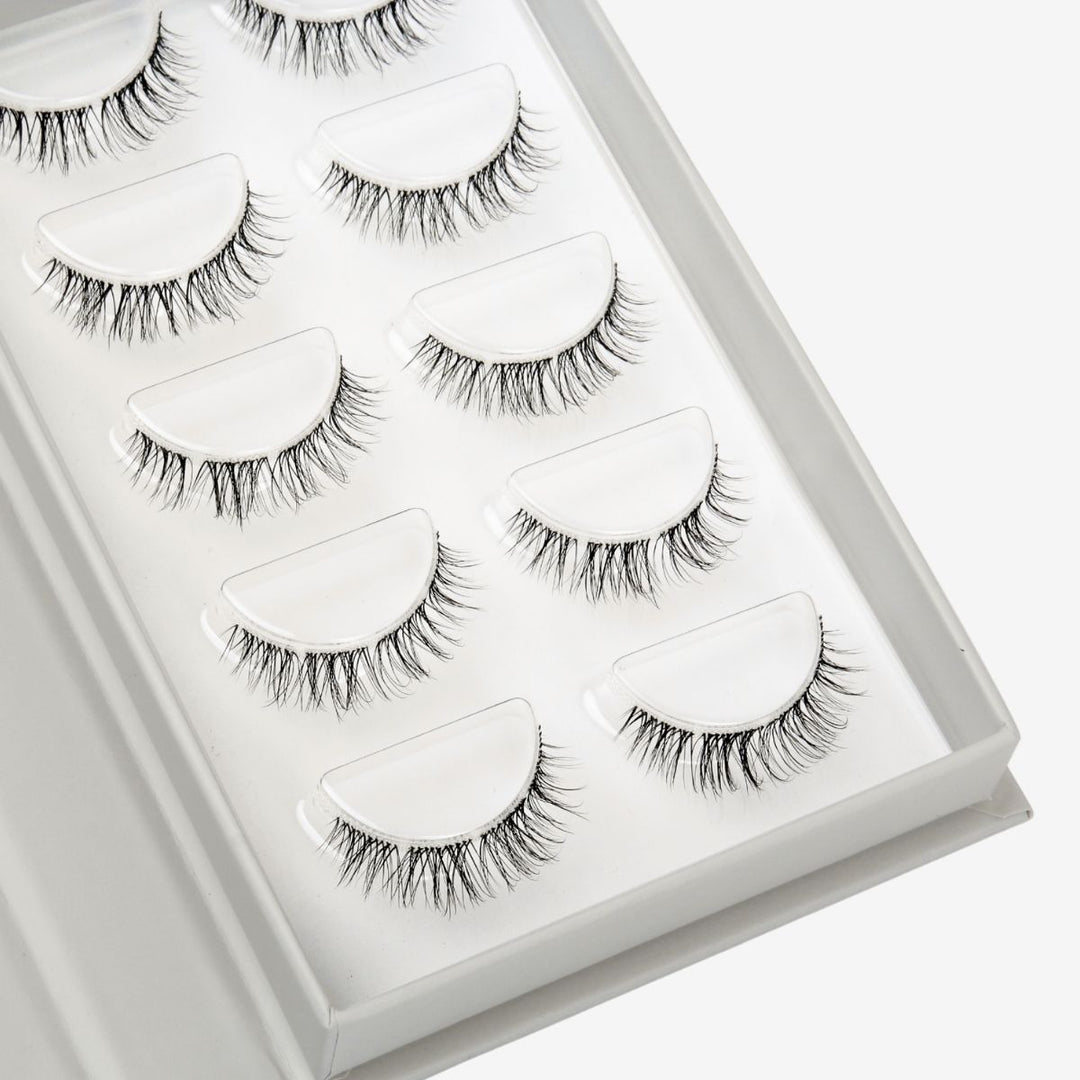 BE YOU DIY Lashes natürliche Wimpernsegmente in Box von LASH CLUB
